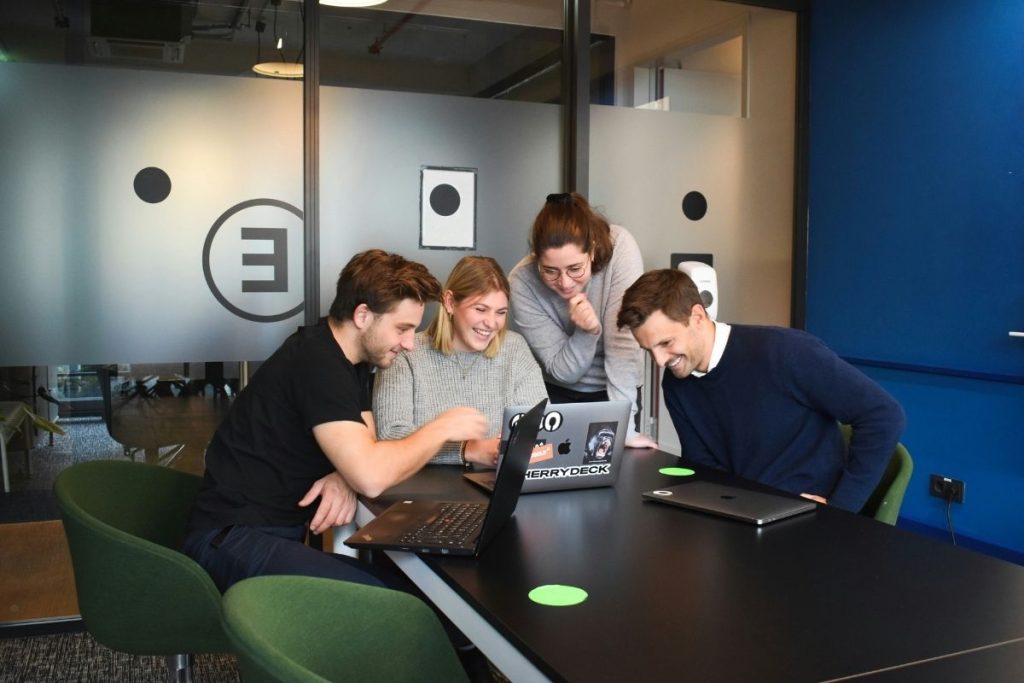 Stratégie RH pour startup : fidélisation et développement des collaborateurs